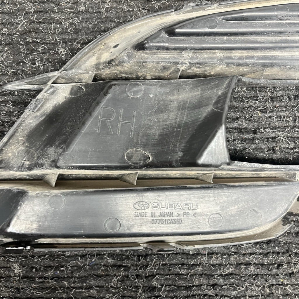 ☑️ 17-20 SUBARU BRZ PASSENGER RIGHT FOG LIGHT FOG LAMP TRIM PLASTIC INSERT OEM