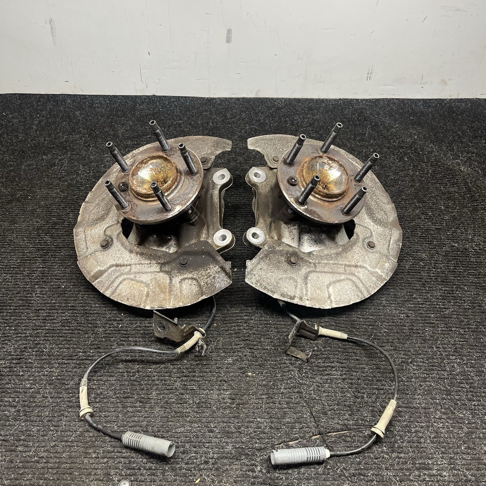 ☑️ BMW E88 E82 E90 E92 3 Series Front Spindle Knuckle Wheel Hub Bearing Pair OEM