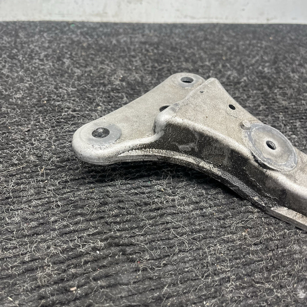 ☑️ 06-13 BMW E92 335i Automatic Transmission Mount Bracket Support OEM