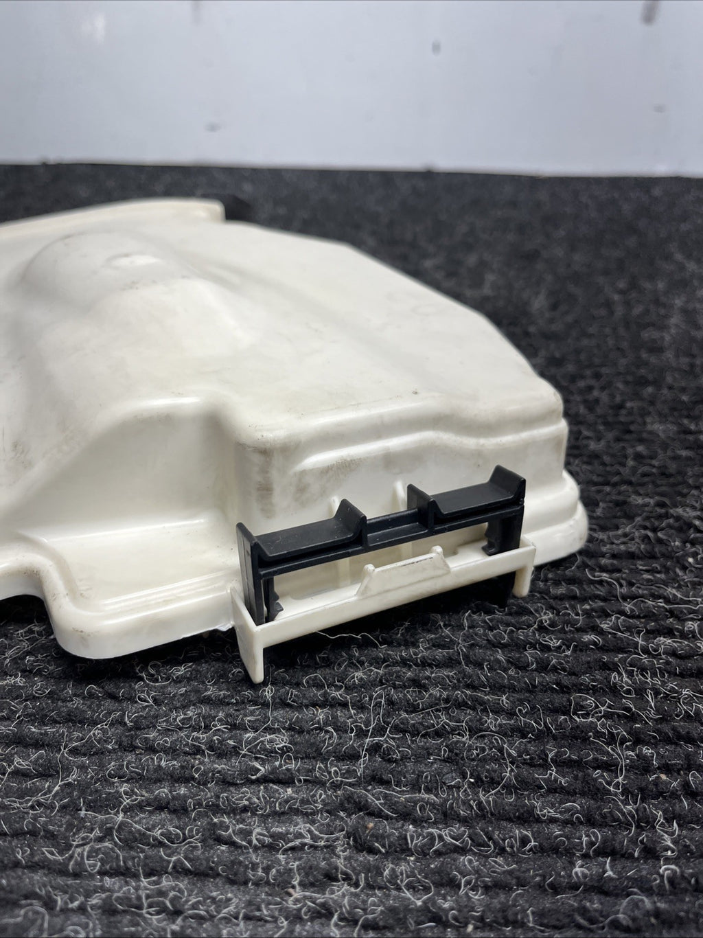 ☑️ BMW E88 E82 E90 E92 E84 DME ECU Electronic Computer Box Top Cover Housing OEM