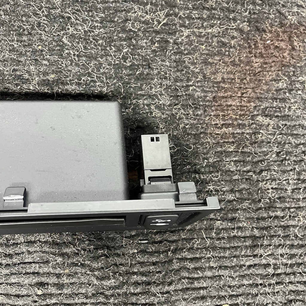 ☑️ 2016 SCION FRS SUBARU BRZ USB JACK ASSY-AUXILIARY OEM GENUINE PART 86257CA000