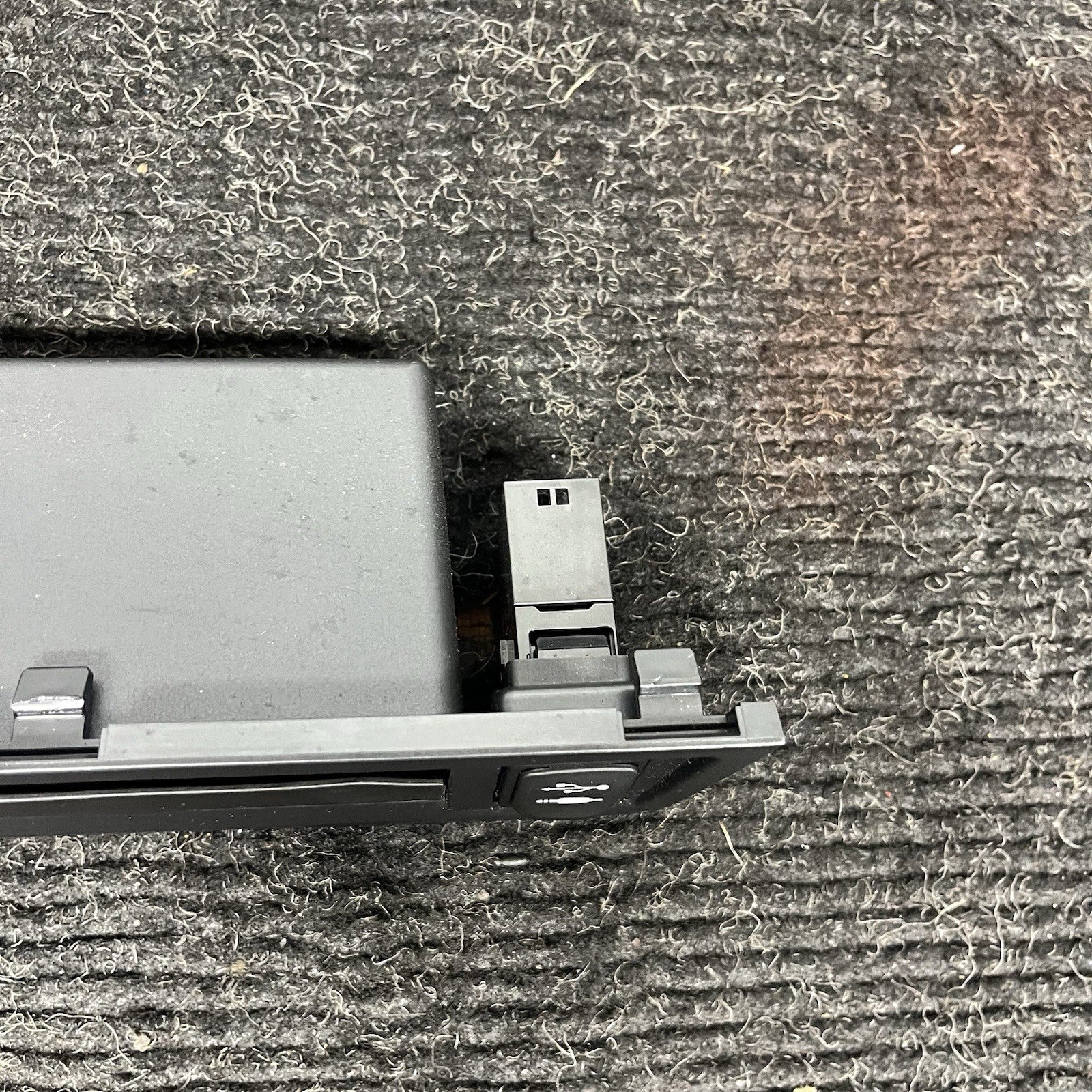 ☑️ 2016 SCION FRS SUBARU BRZ USB JACK ASSY-AUXILIARY OEM GENUINE PART 86257CA000
