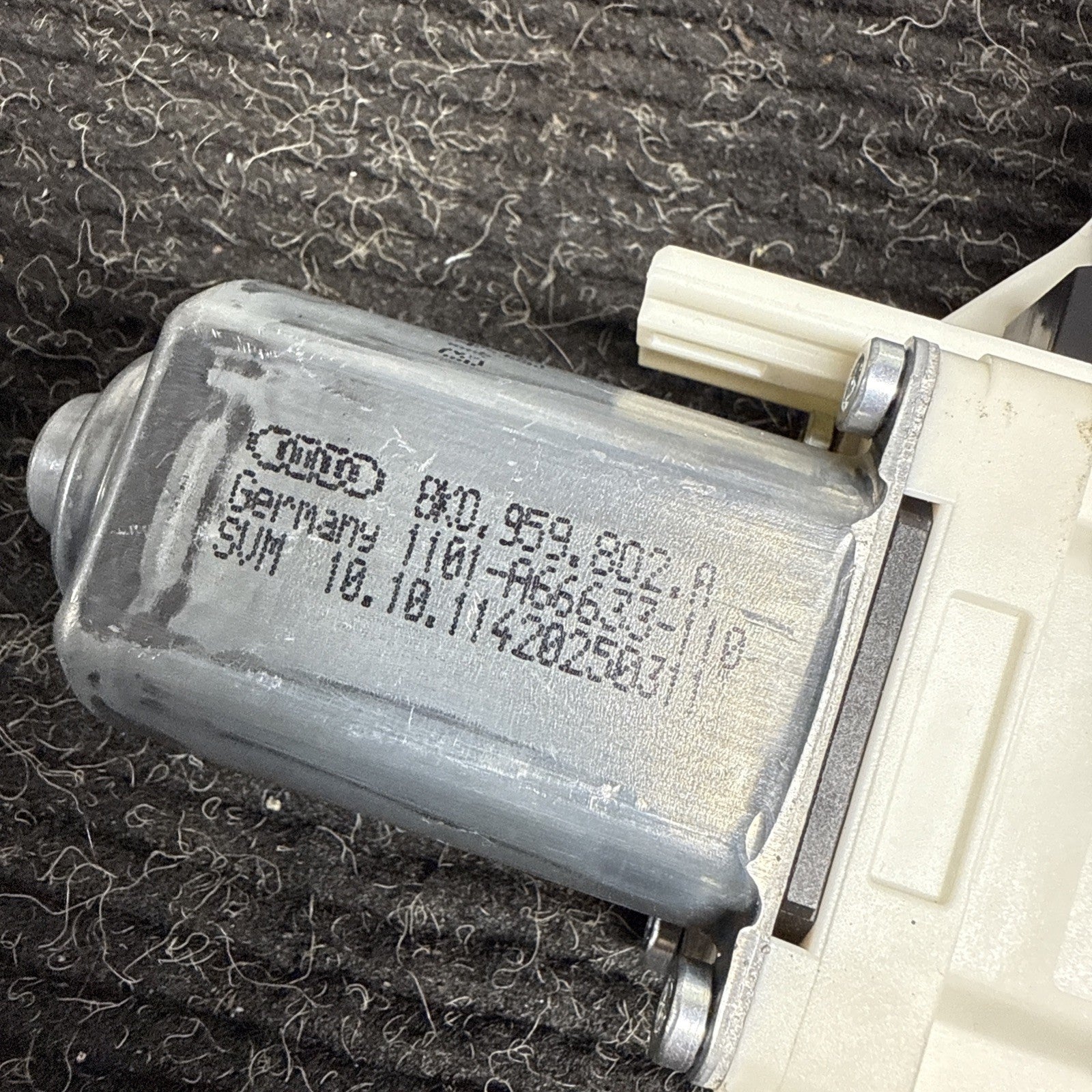 ☑️ 09-16 Audi A4 S4 A5 A7 Front Right Door Window Regulator Motor 8K0959802B OEM