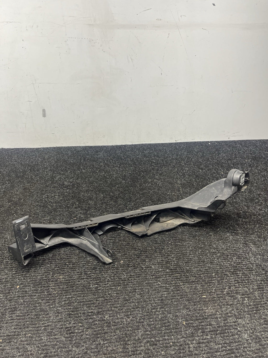 ☑️08-13 BMW E90 E92 E93 M3 OEM Passenger RightHeadlight Bracket Carrier Mount RH