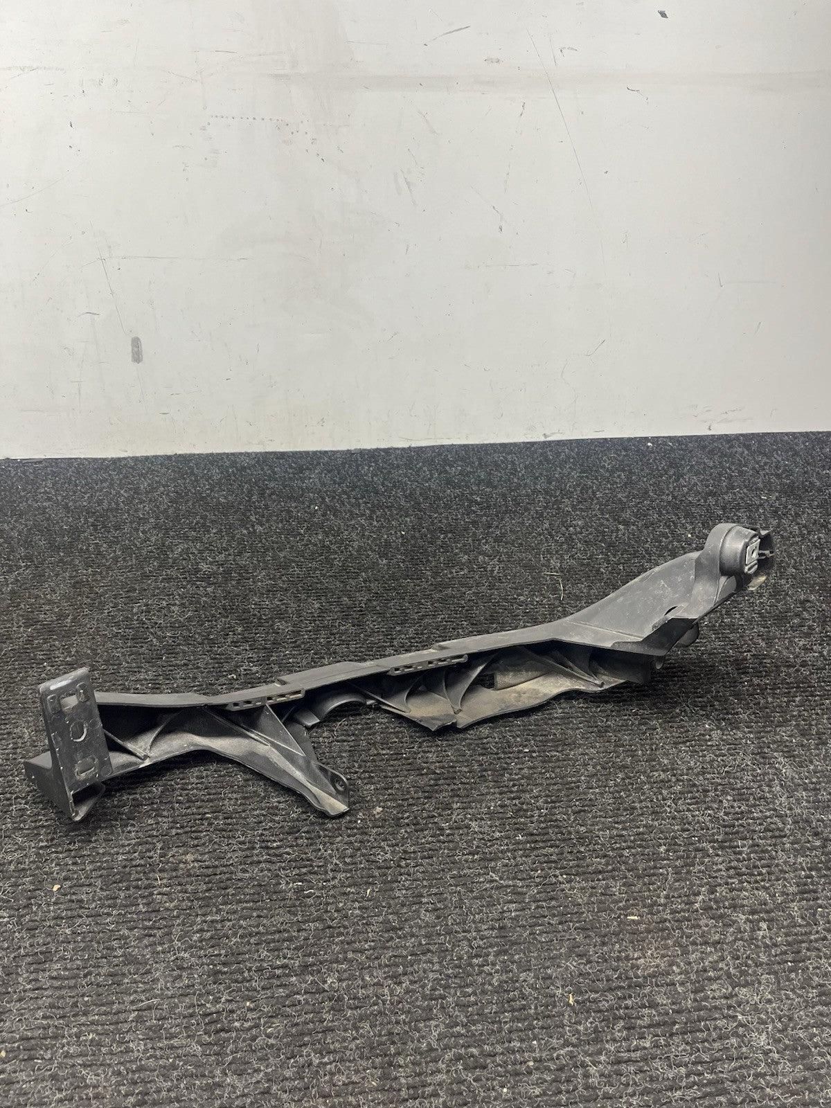 ☑️08-13 BMW E90 E92 E93 M3 OEM Passenger RightHeadlight Bracket Carrier Mount RH