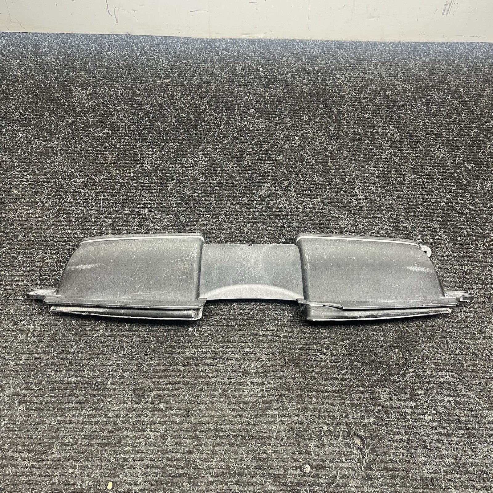 ☑️ 07-13 BMW 335i E90 E91 E92 E93 Front Hood Air Intake Inlet Duct 7541738 OEM