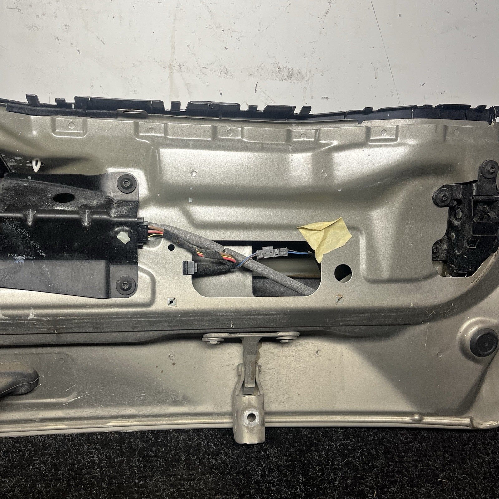 ☑️ BMW 2007-2013 E70 X5 REAR LOWER TAILGATE LIFTGATE TRUNK OEM