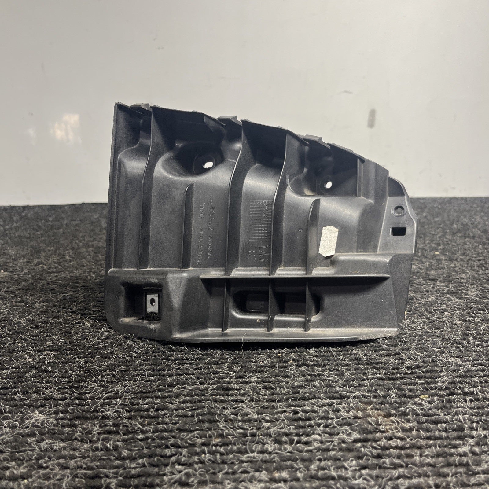 ☑️ 14-21 Maserati Ghibli Rear Left Bumper Mount Support Bracket OEM AK2404120