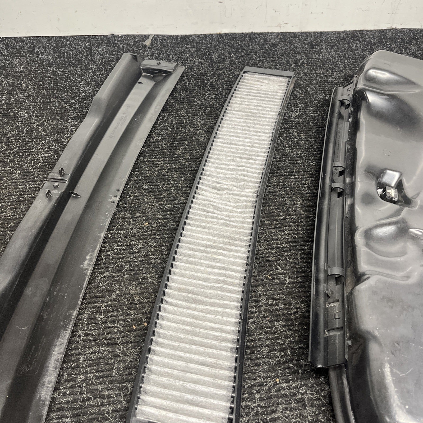 ☑️ 1999-2006 BMW E46 3 SERIES LOWER AIR MICROFILTER COWL COMPLETE SET OEM