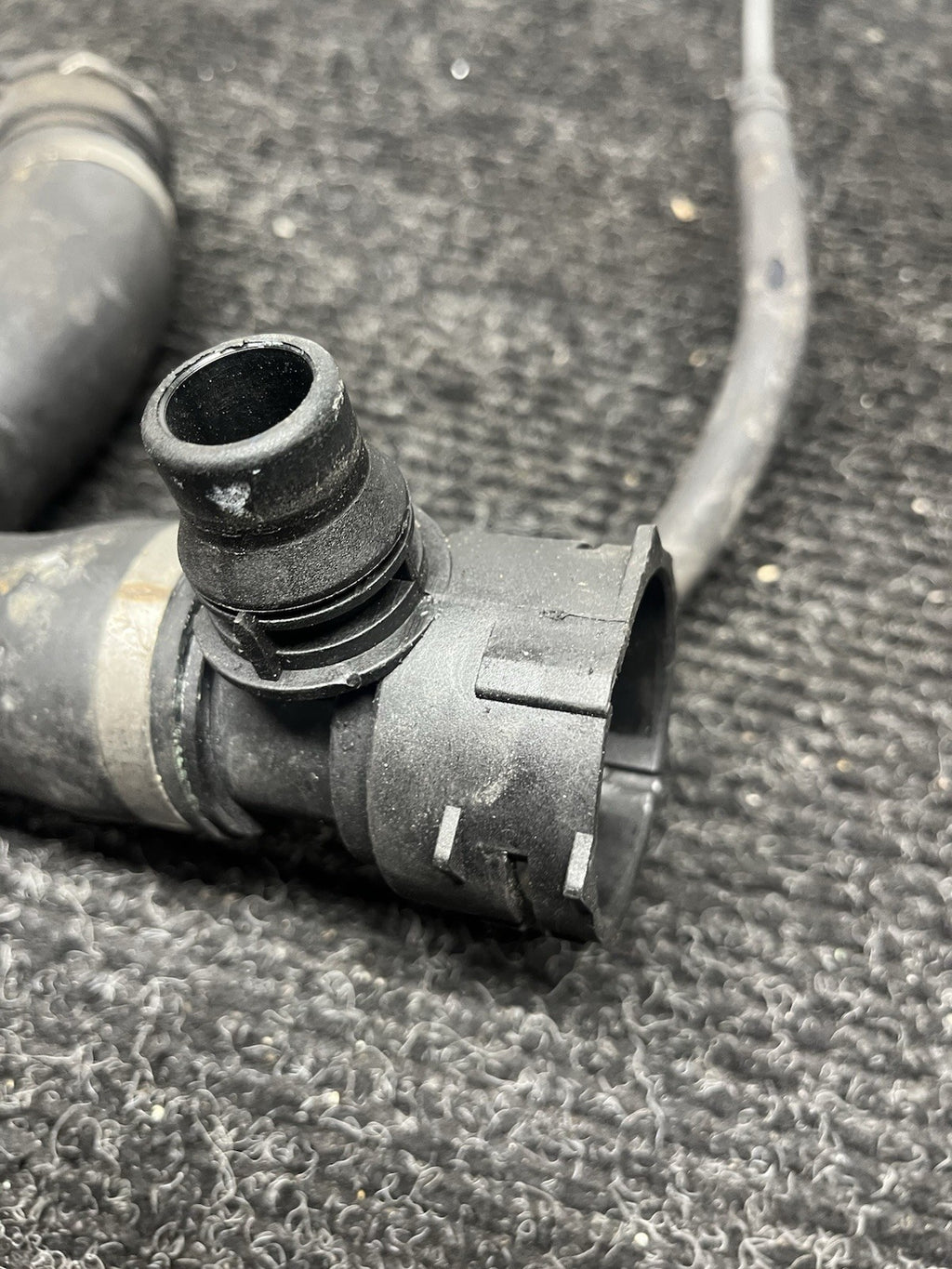 ☑️ BMW E88 E90 E92 135 335 N54 Upper Engine Radiator Coolant Hose Pipe Line OEM