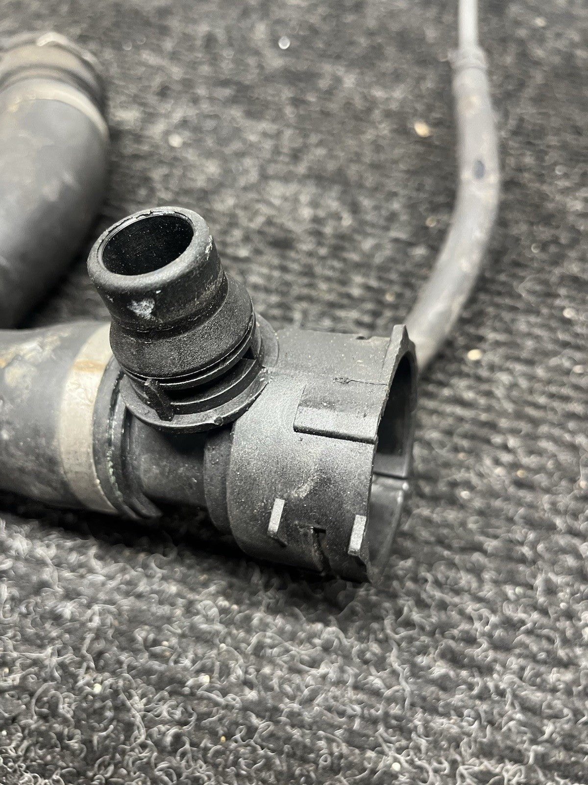 ☑️ BMW E88 E90 E92 135 335 N54 Upper Engine Radiator Coolant Hose Pipe Line OEM
