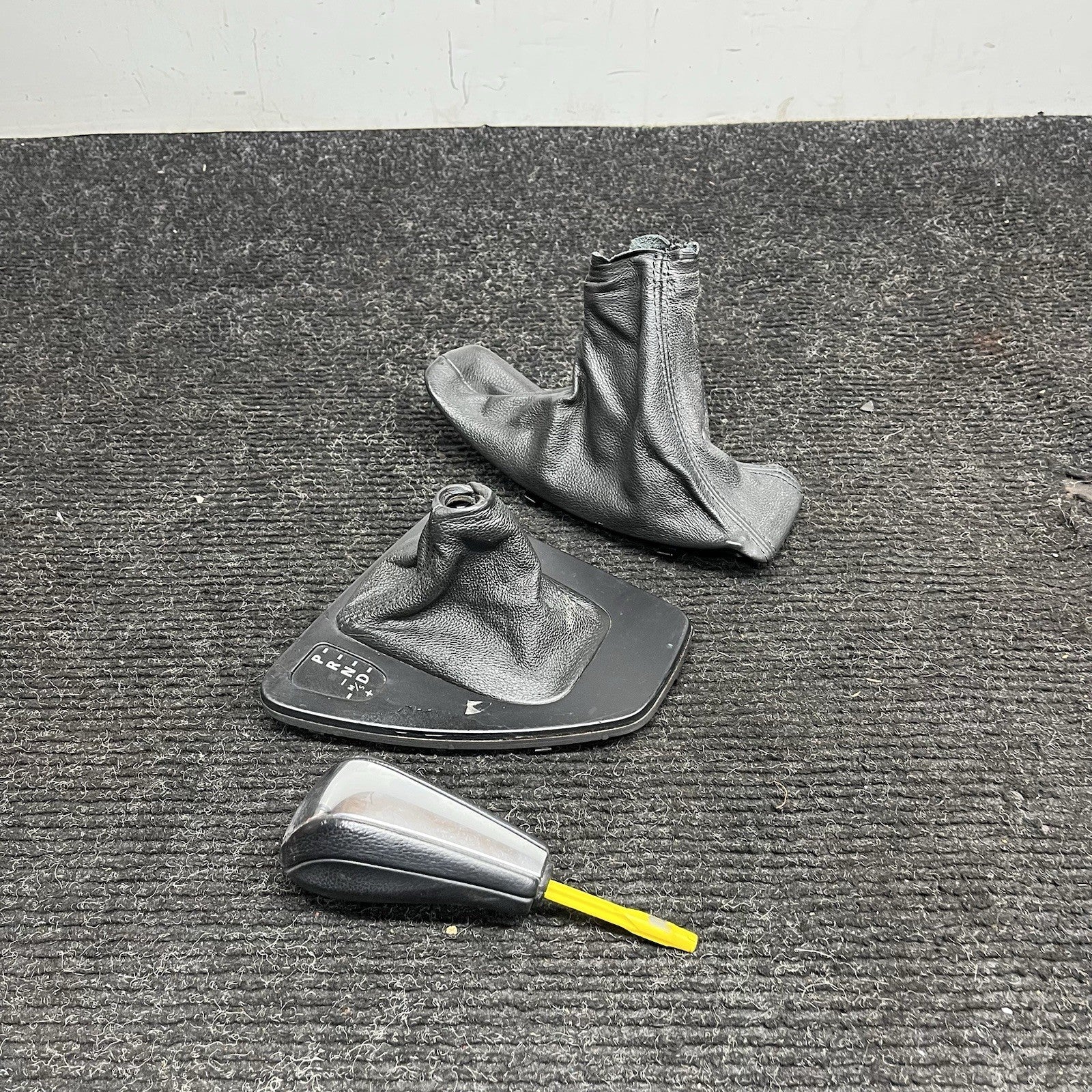 ☑️ 07-13 BMW E90 E92 328I 335I AUTOMATIC TRANSMISSION SHIFTER SELECTOR TRIM BOOT