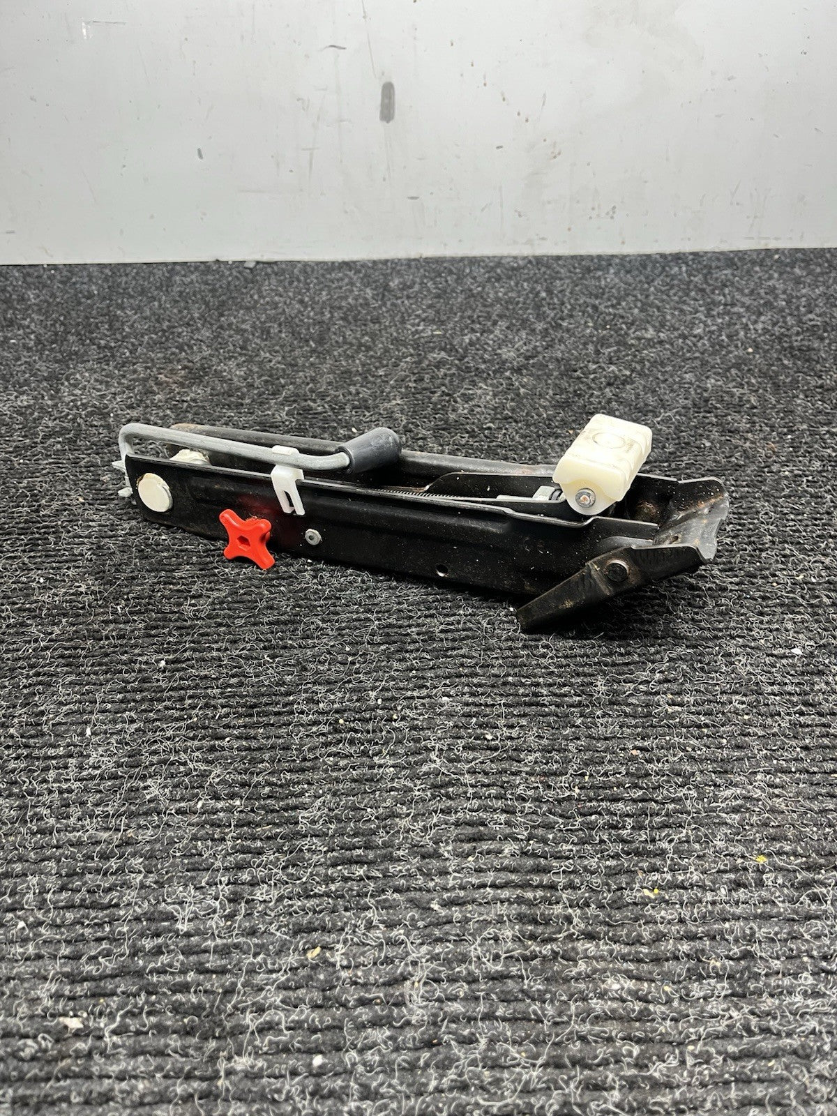 ☑️ 01-06 BMW E46 3-SERIES EMERGENCY SPARE TIRE LIFT JACK TOOL 1096202 OEM