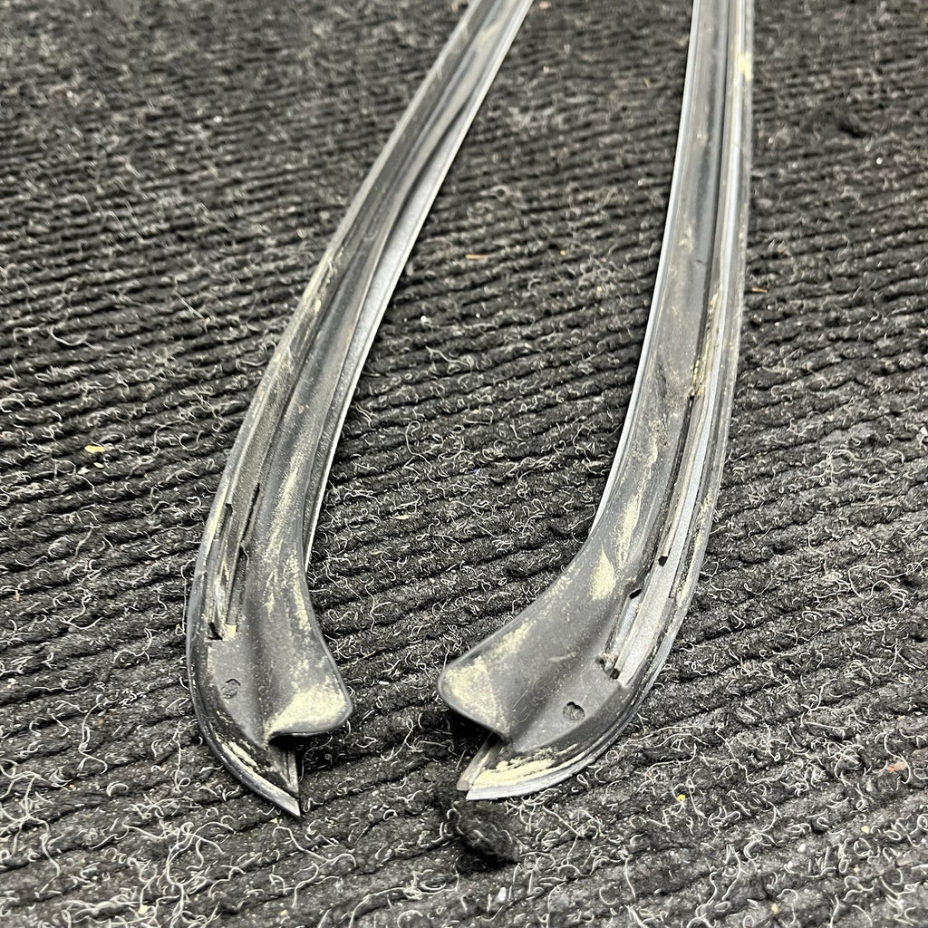 ☑️ 07-13 BMW E70 X5 Front Windshield Left & Right Trim Drip Molding  Set OEM