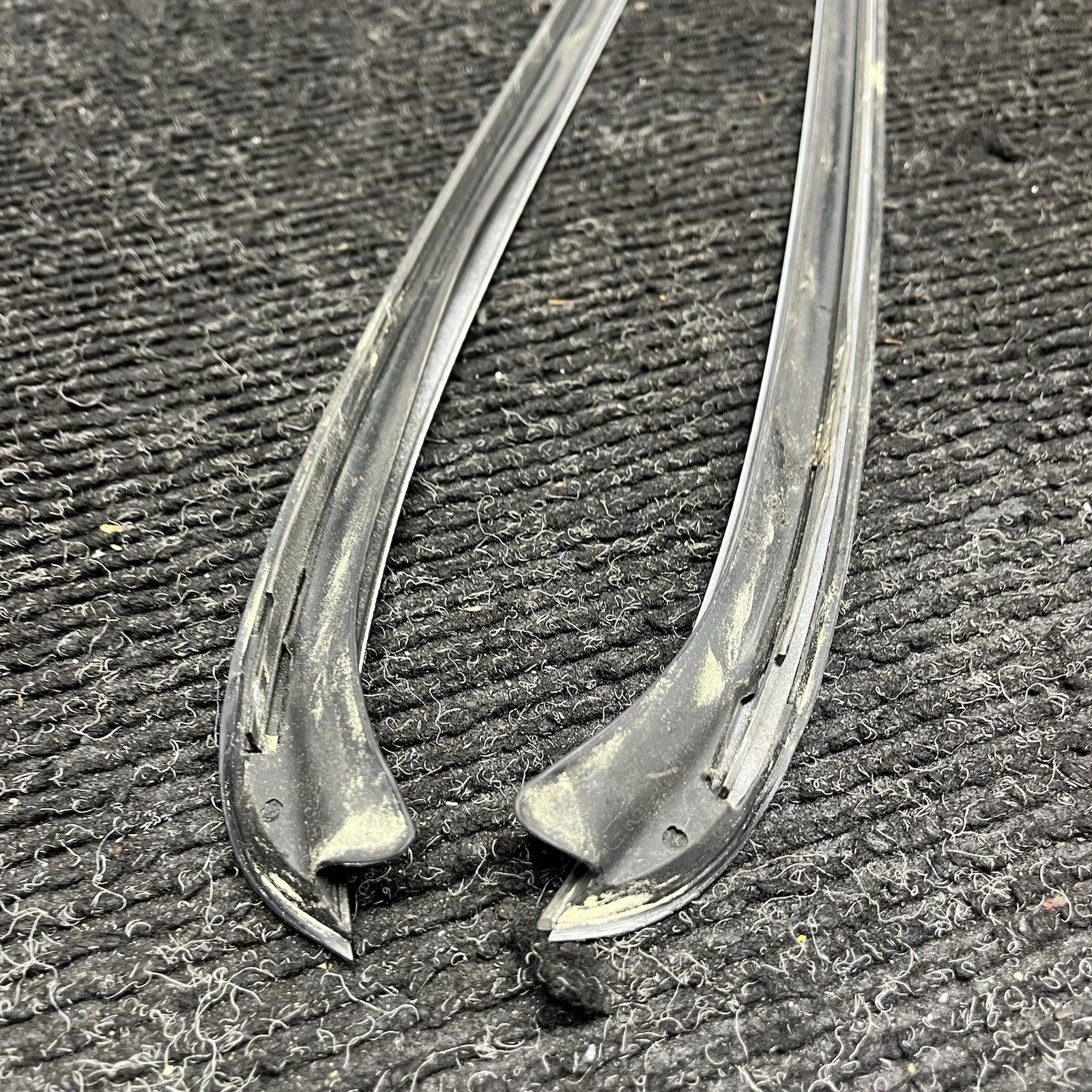 ☑️ 07-13 BMW E70 X5 Front Windshield Left & Right Trim Drip Molding  Set OEM