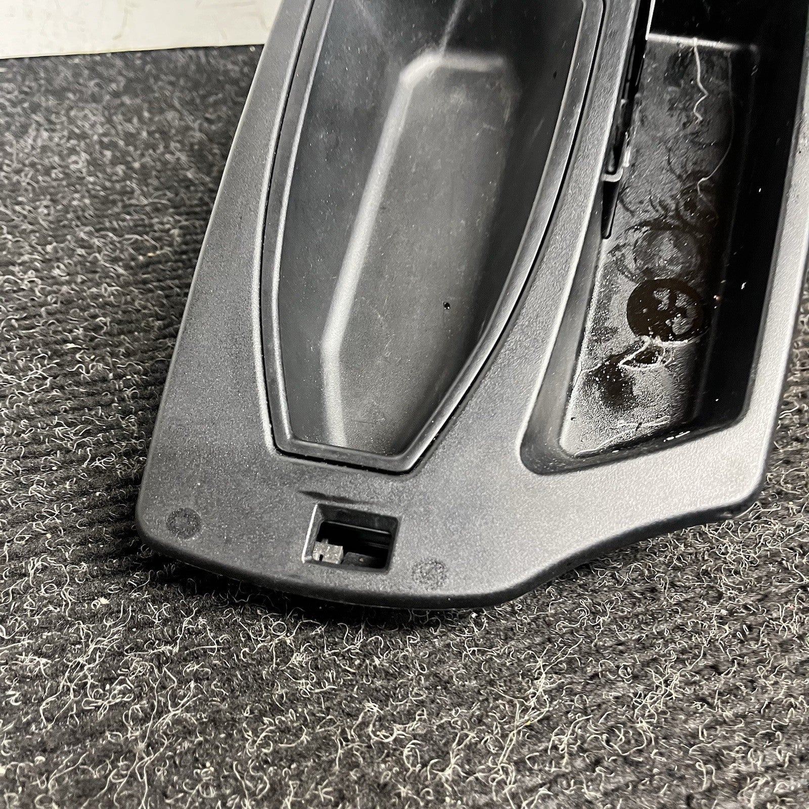 ☑️ 08-13 OEM BMW E88 E82 Center Console Armrest Tray Black Leather