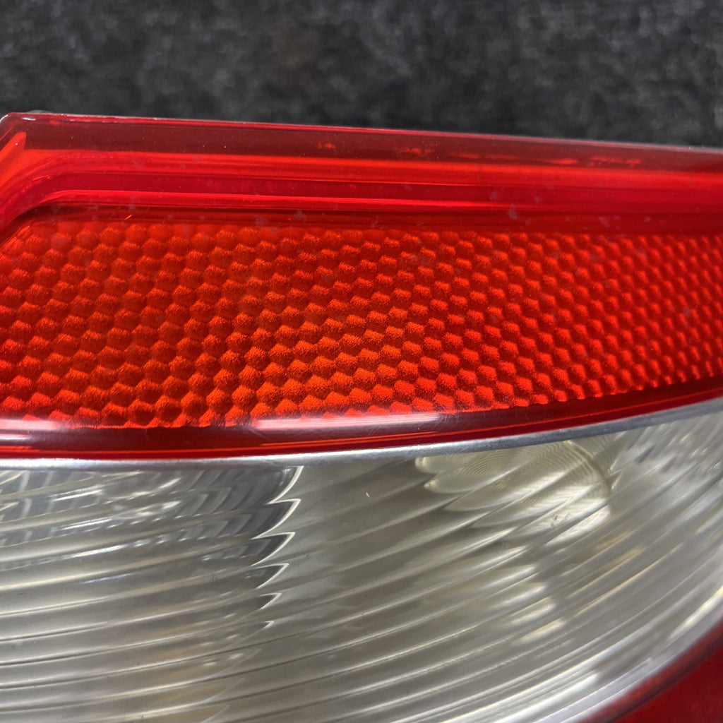 ☑️ 2002-2005 Audi A4 S4 Sedan 4 Door Right Passenger Side RH Tail Light OEM
