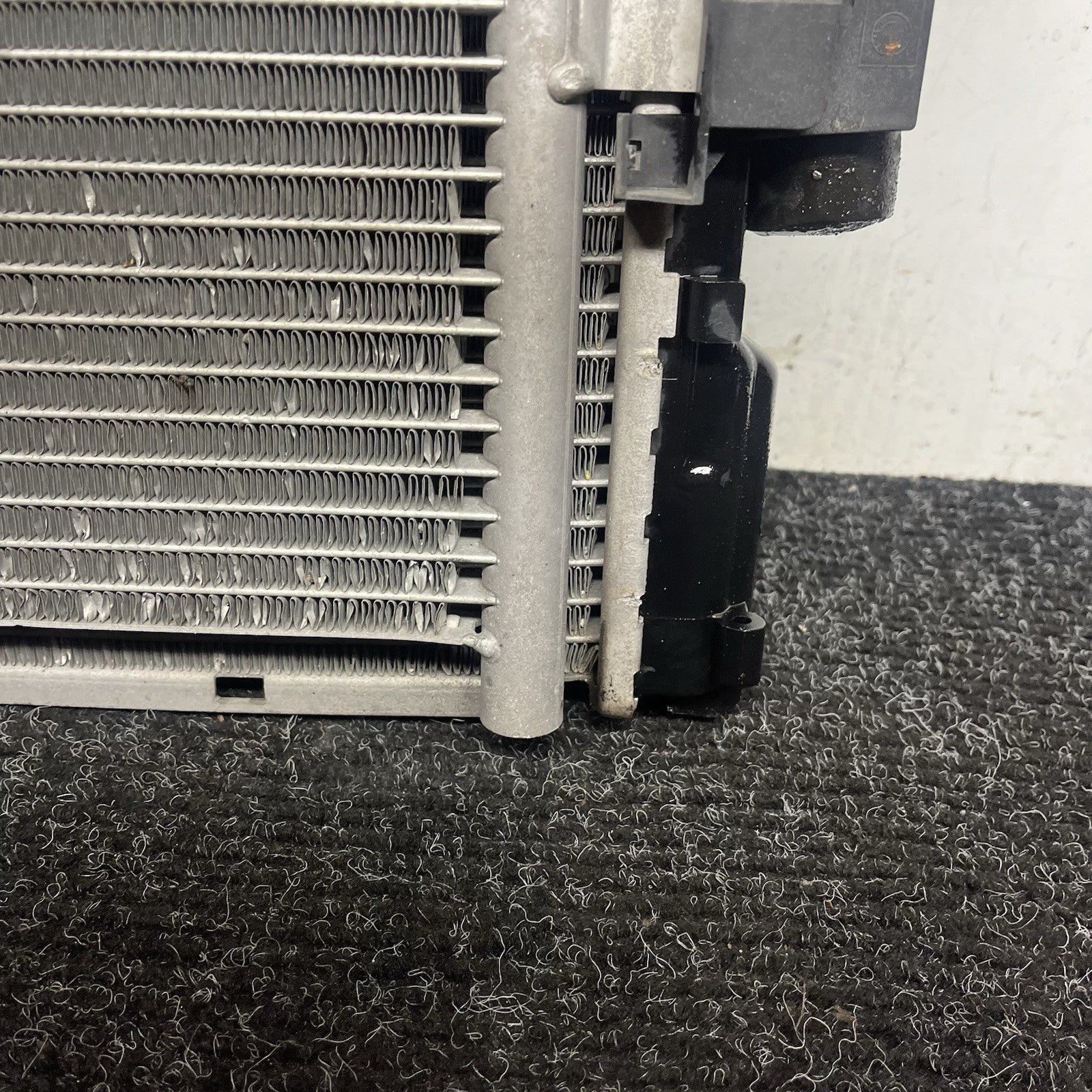 ☑️ BMW 330i 325i 323i E46 Engine Cooling Radiator 3.0L 6 Cylinder Fits 2001-2006