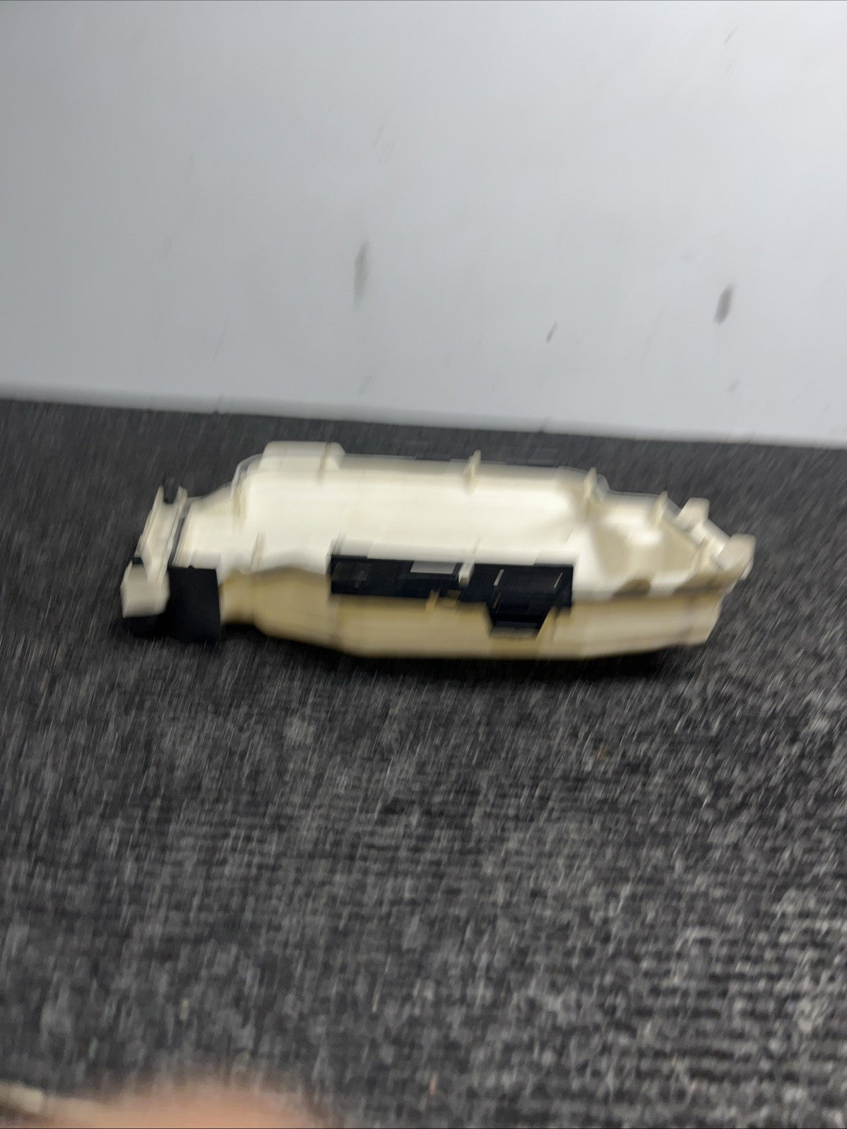 ☑️ BMW E88 E82 E90 E92 E84 DME ECU Electronic Computer Box Top Cover Housing OEM