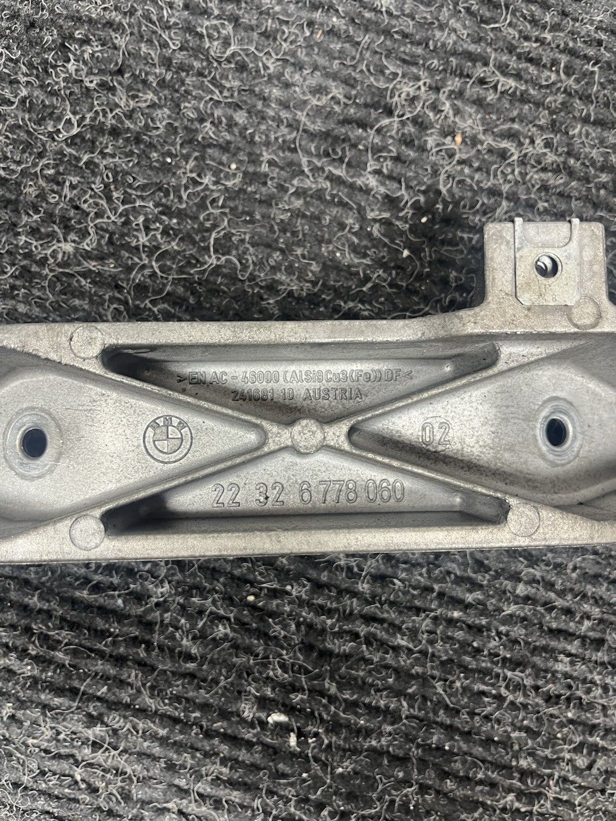 ☑️ 06-13 BMW E92 335i Automatic DCT Transmission Mount Bracket Support OEM
