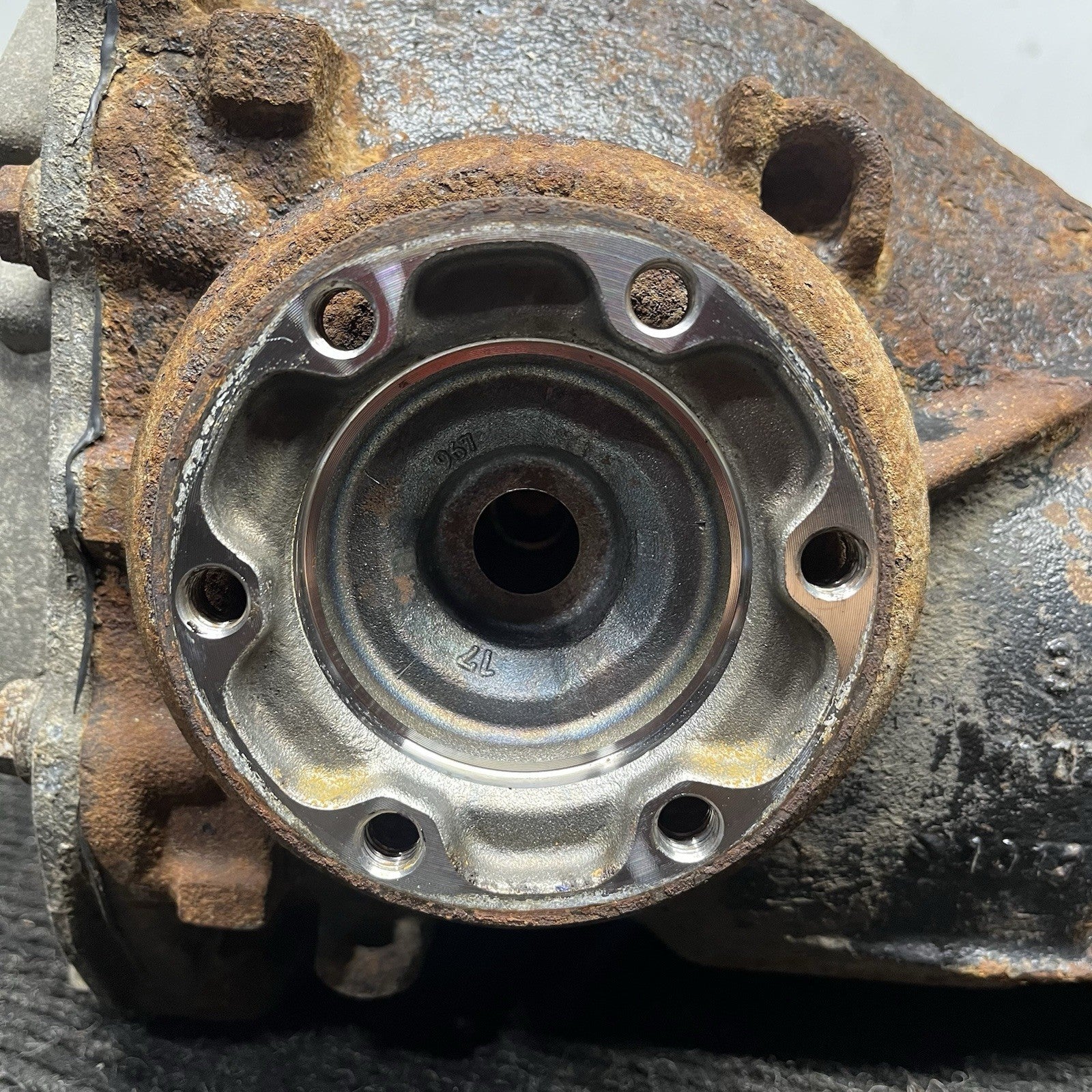 ☑️07-13 BMW E82 E88 E90 E92 135 335 Rear Axle Manual Differential 3.08 Ratio OEM
