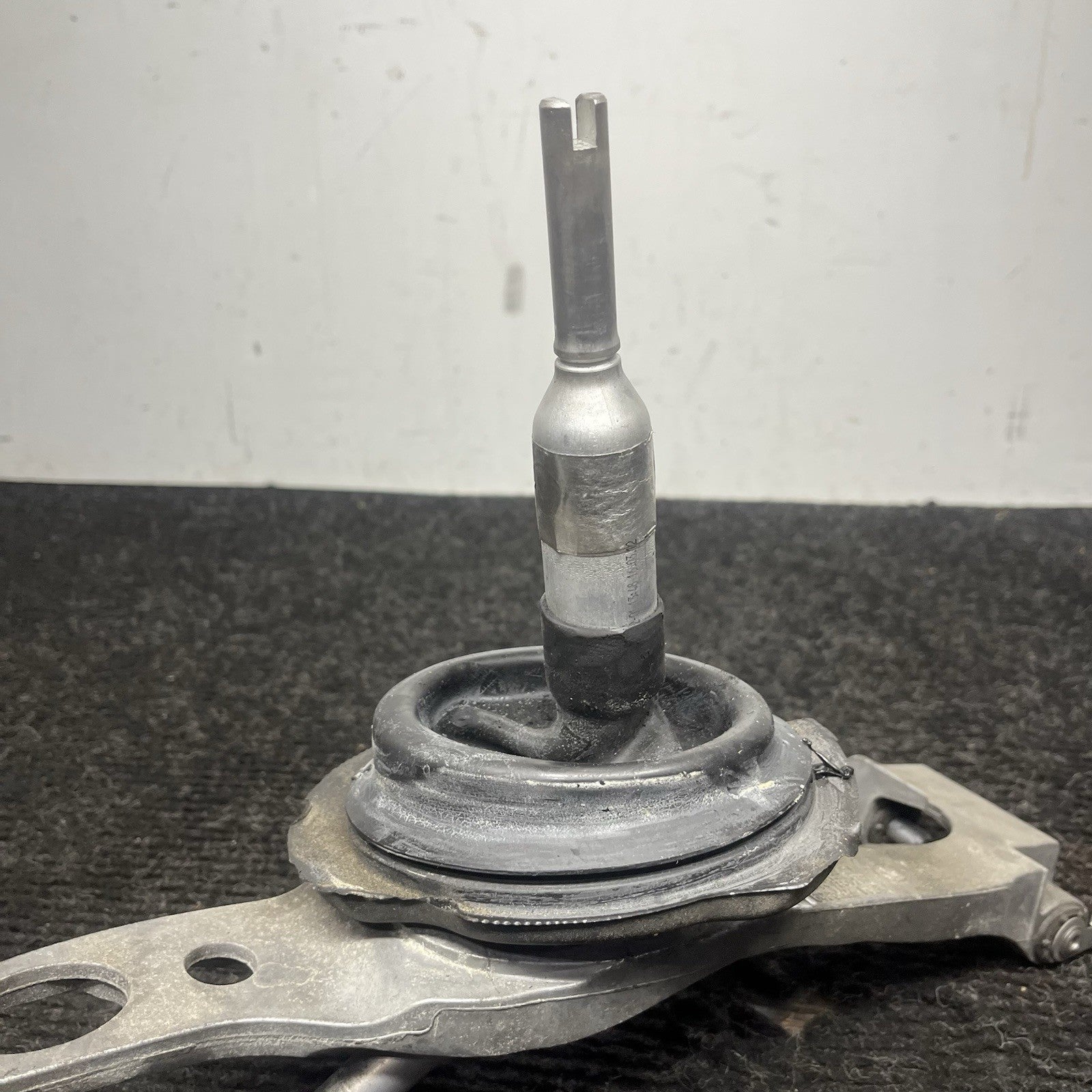 ☑️ 11-13 BMW E90 E92 E93 335i M/T 6 SPEED MANUAL TRANSMISSION SHIFTER W KNOB OEM