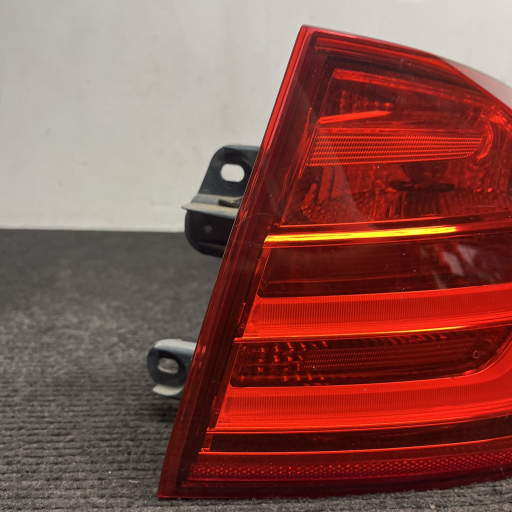 ☑️ 12-15 OEM BMW F30 335i F80 M3 Sedan Rear Right Passenger Outer Tail Light