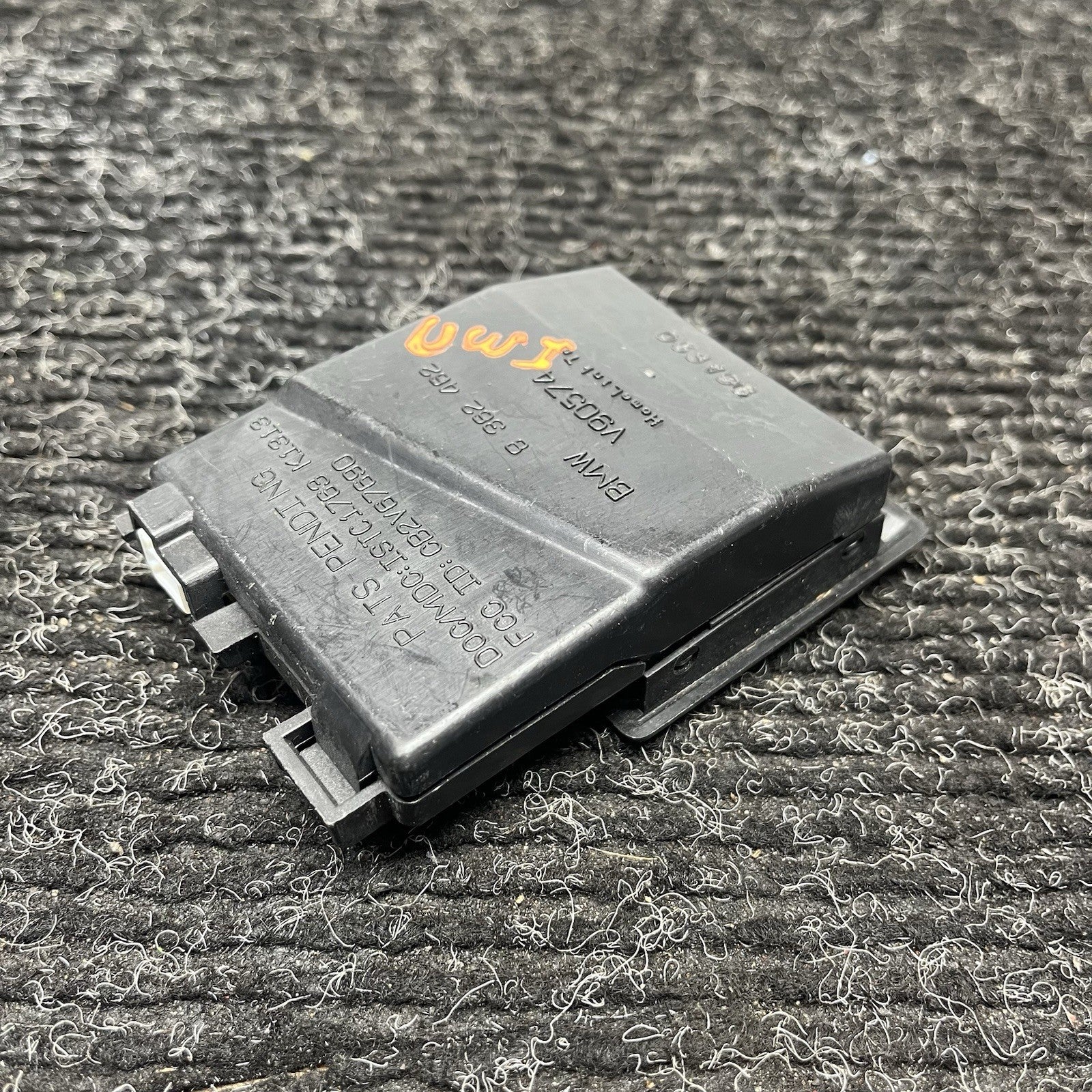 ☑️ 1997-2000 BMW 528I - Homelink Garage Opener 6919879