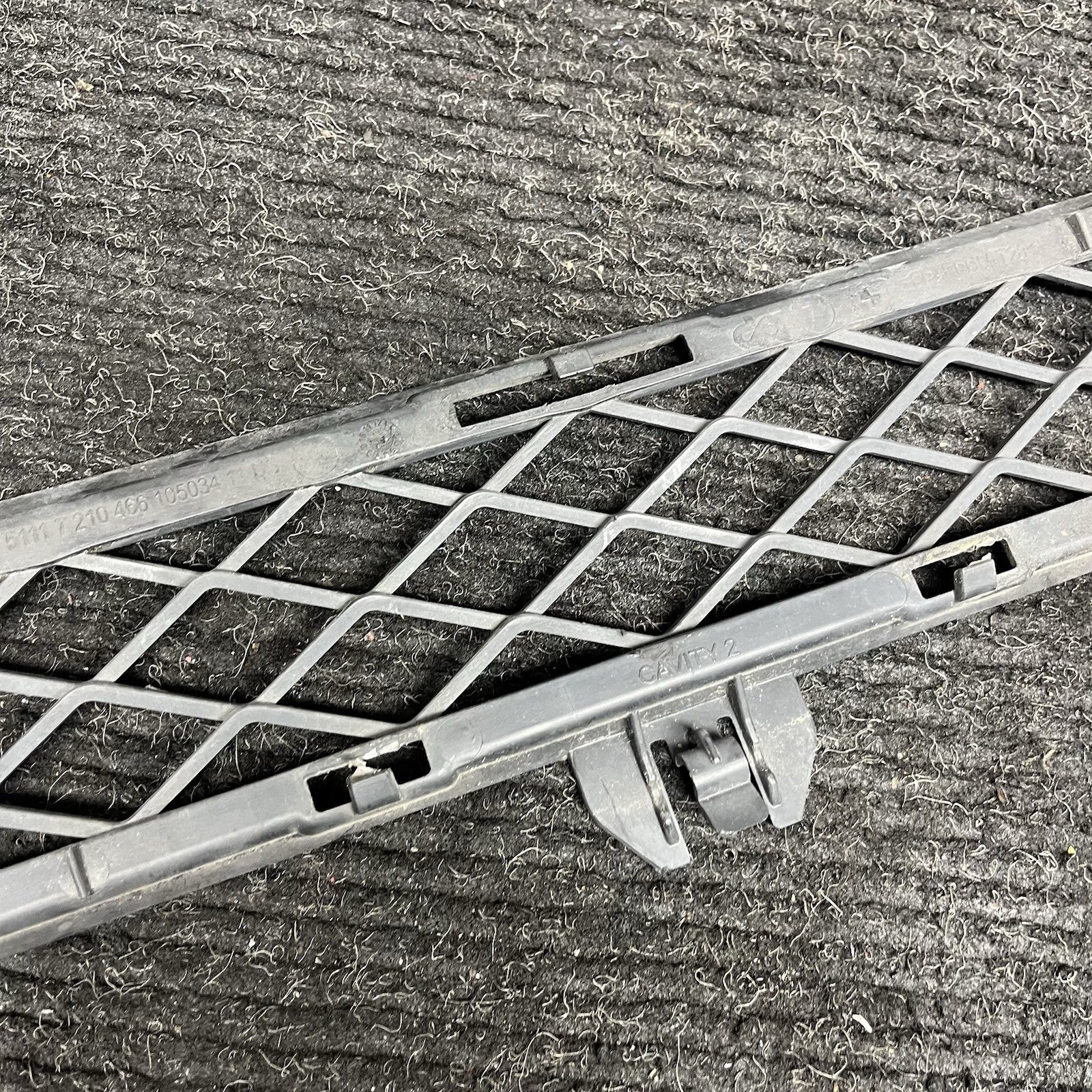 ☑️ 2011-2014 BMW X3 F25 Front Upper Center Bumper Grille OEM 7210466