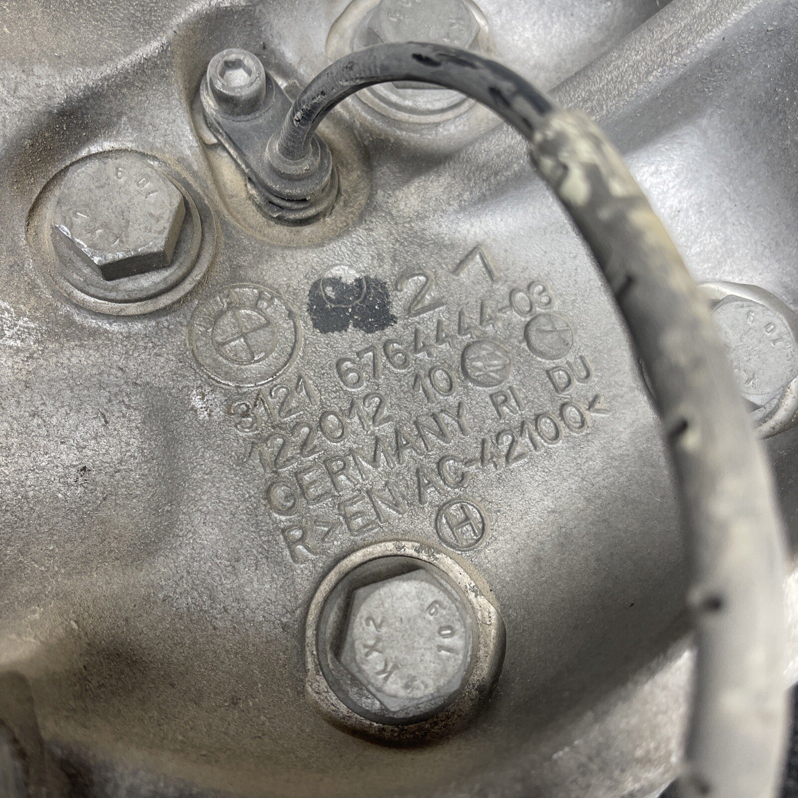 2007 - 2013 BMW 335i 328i E92 E90 Coupe Sedan Front Right Knuckle Hub OEM RWD