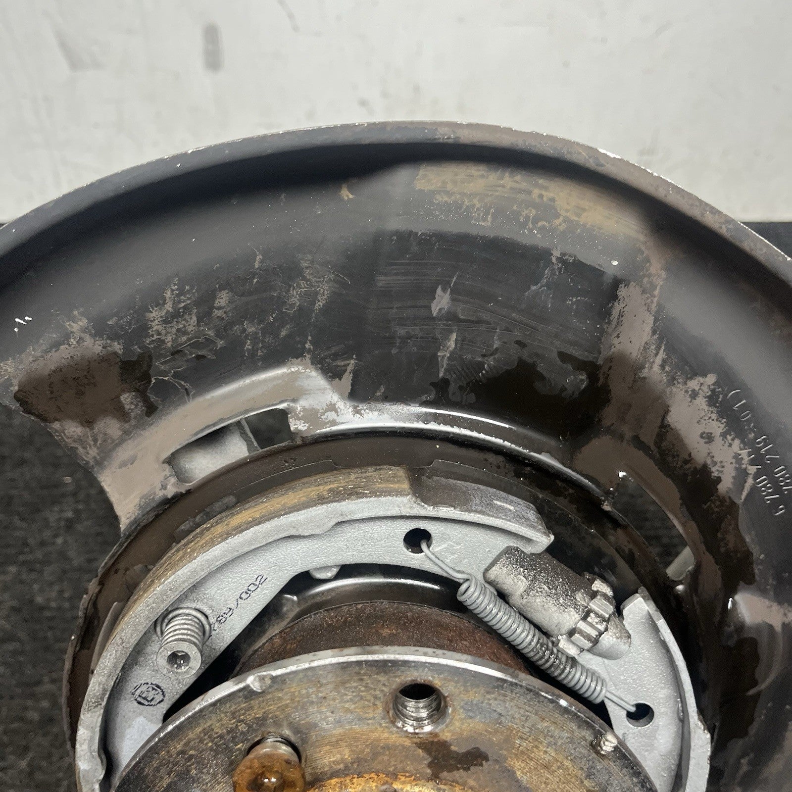 ☑️ 07-13 BMW E82 E88 E90 E92 E93 Rear Driver Hub Spindle Bearing Knuckle OEM
