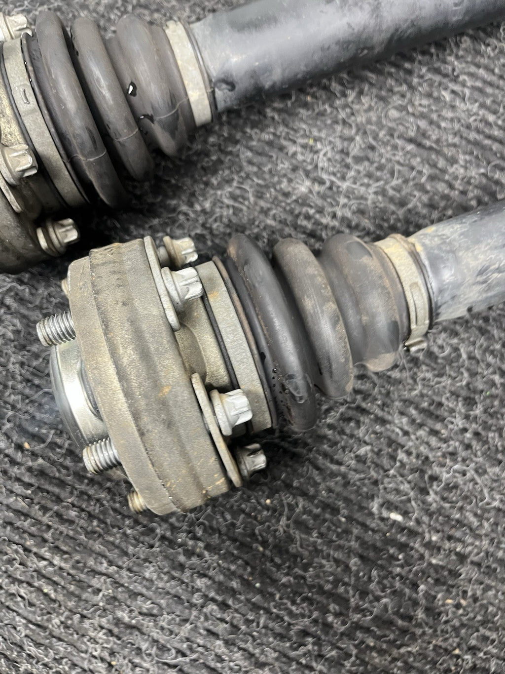 ☑️07-13 BMW E82 E88 E92 E93 A/T AUTOMATIC REAR L/R AXLE SHAFT SET 7580325/6 OEM