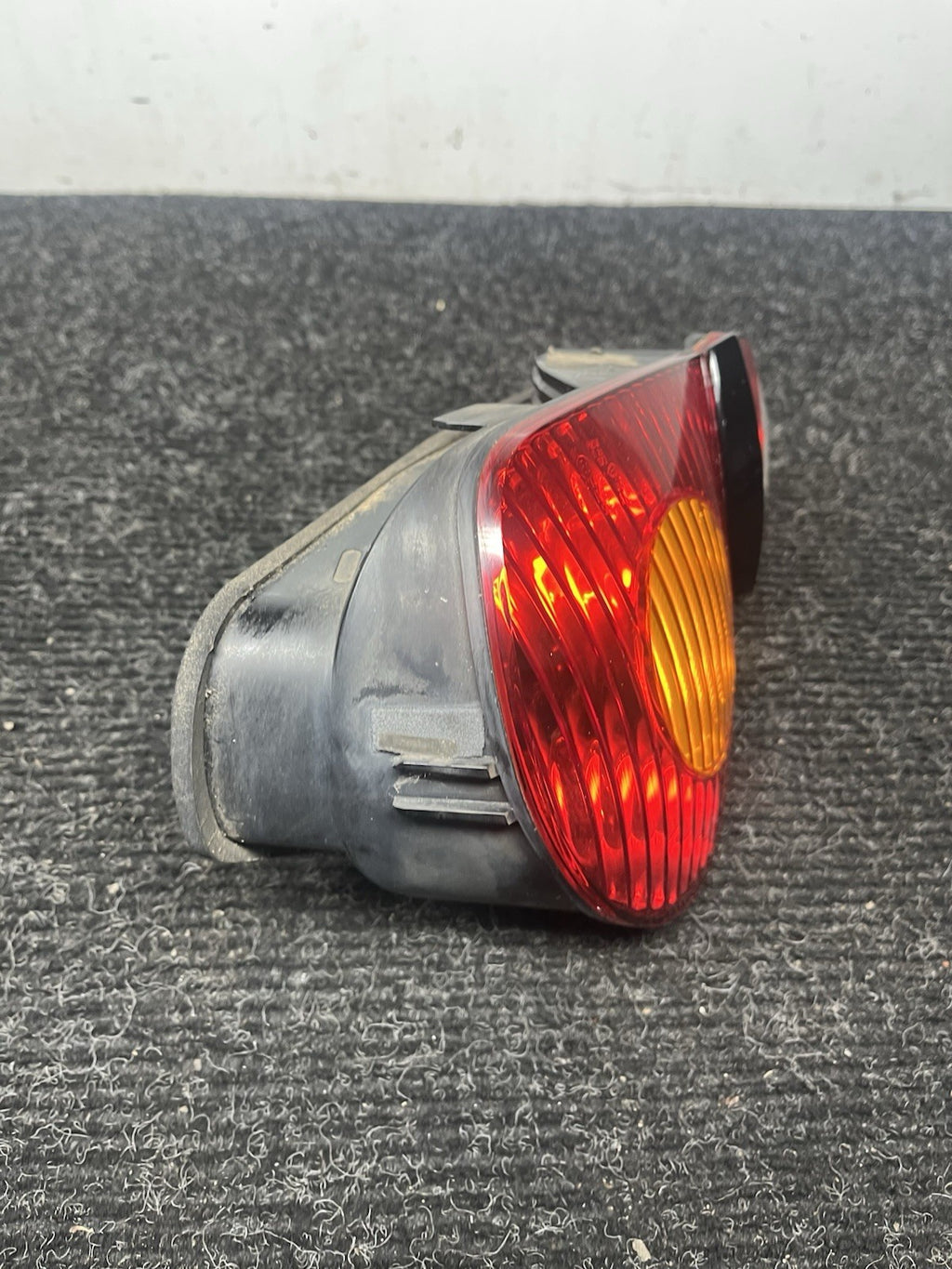 ☑️ 03-05 BMW E85 Z4 Roadster Rear Left LH Driver Side Tail Light Lamp OEM