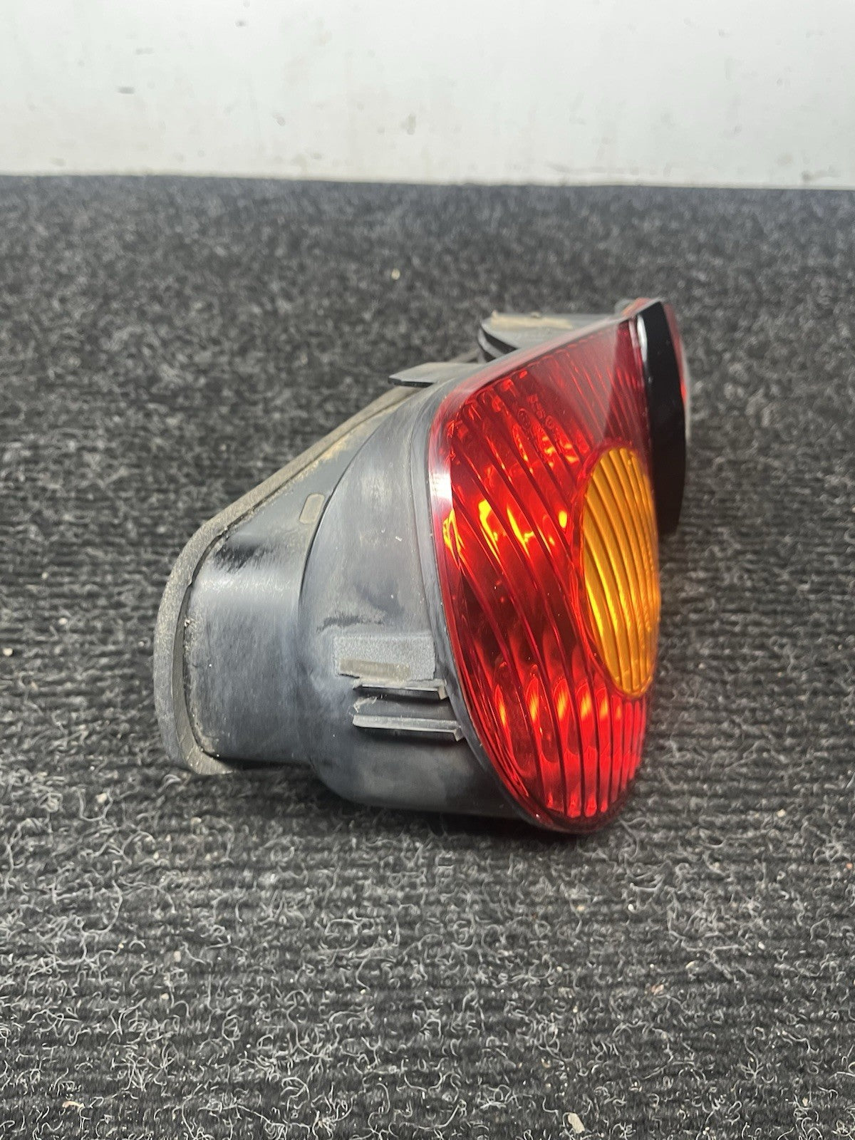 ☑️ 03-05 BMW E85 Z4 Roadster Rear Left LH Driver Side Tail Light Lamp OEM
