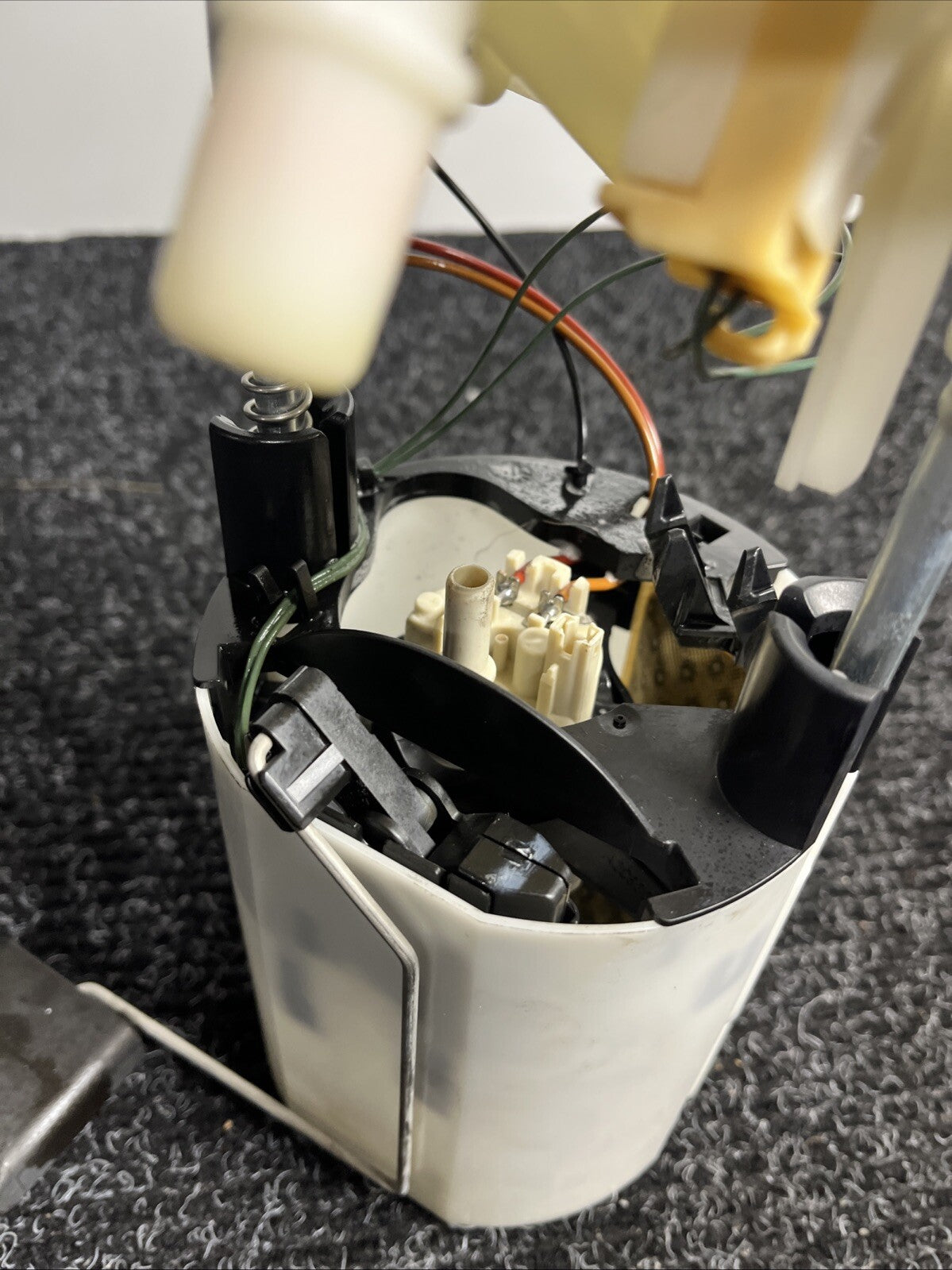 ☑️ 06-13 BMW E82 E88 E90 E91 E92 E93 128I 135I 328I 335I Fuel Pump Sending OEM
