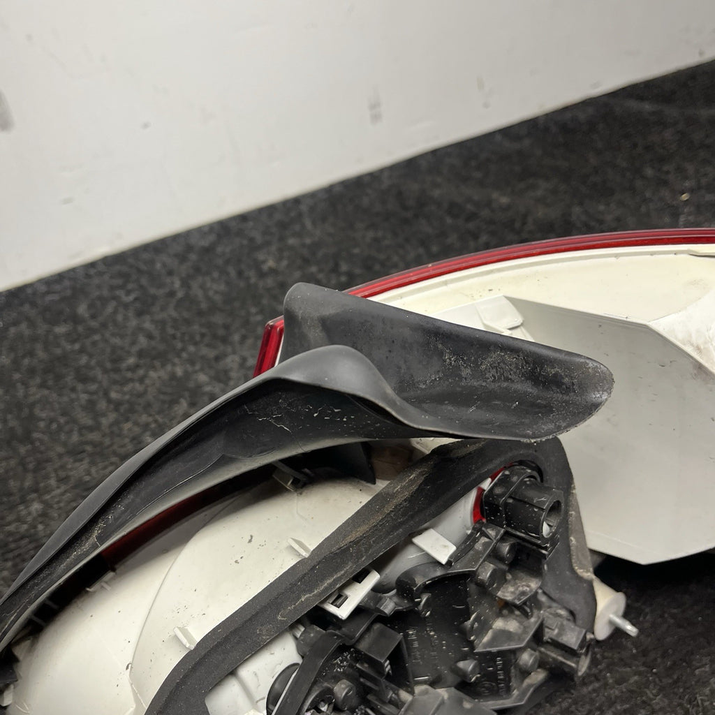 ☑️ 08-11 BMW E82 E88 128i 135i Rear Left Driver Side Tail Light Lamp 4869809 OEM