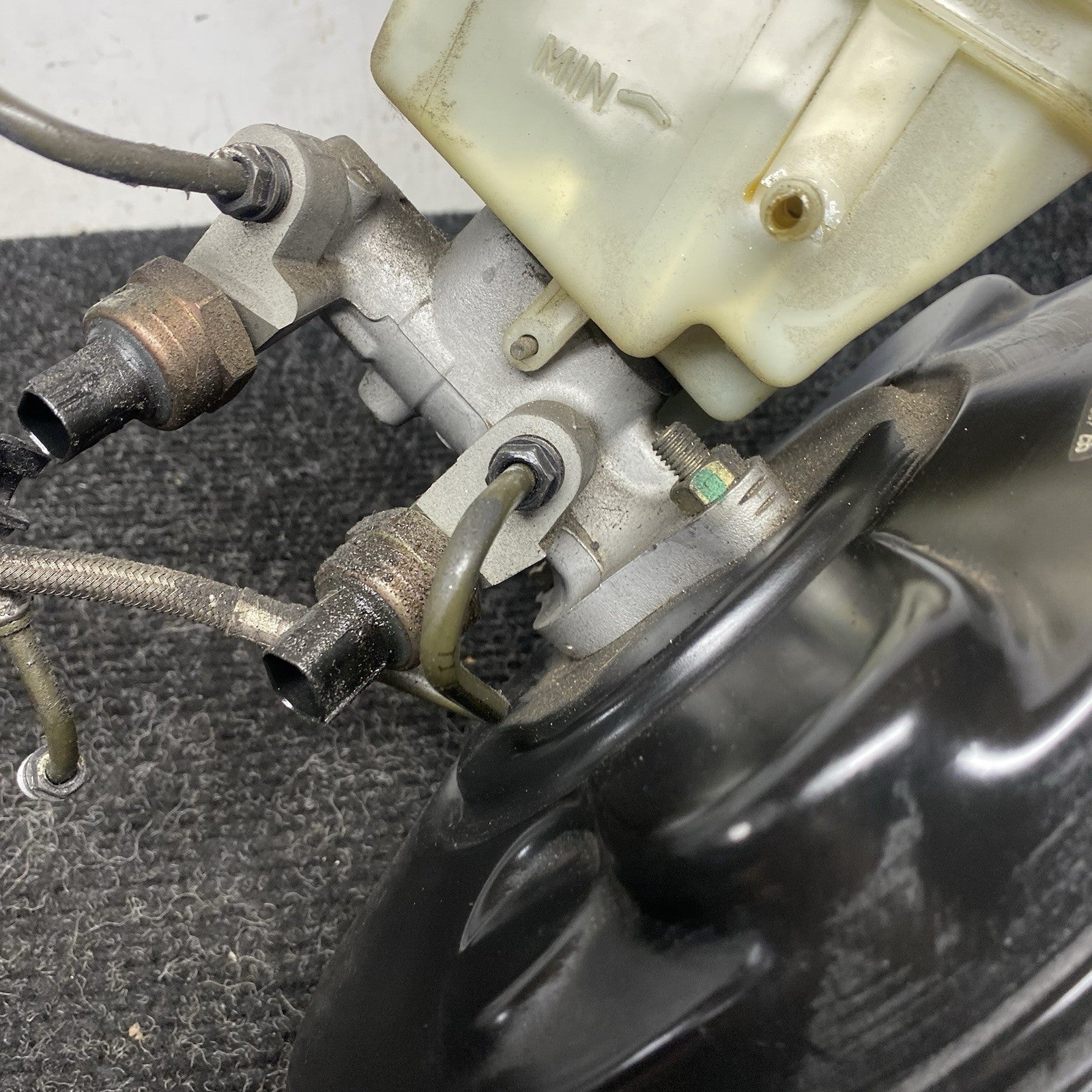 ☑️ 03-08 BMW Z4 E85 E86 Brake Booster Master Cylinder Reservoir OEM 6756800
