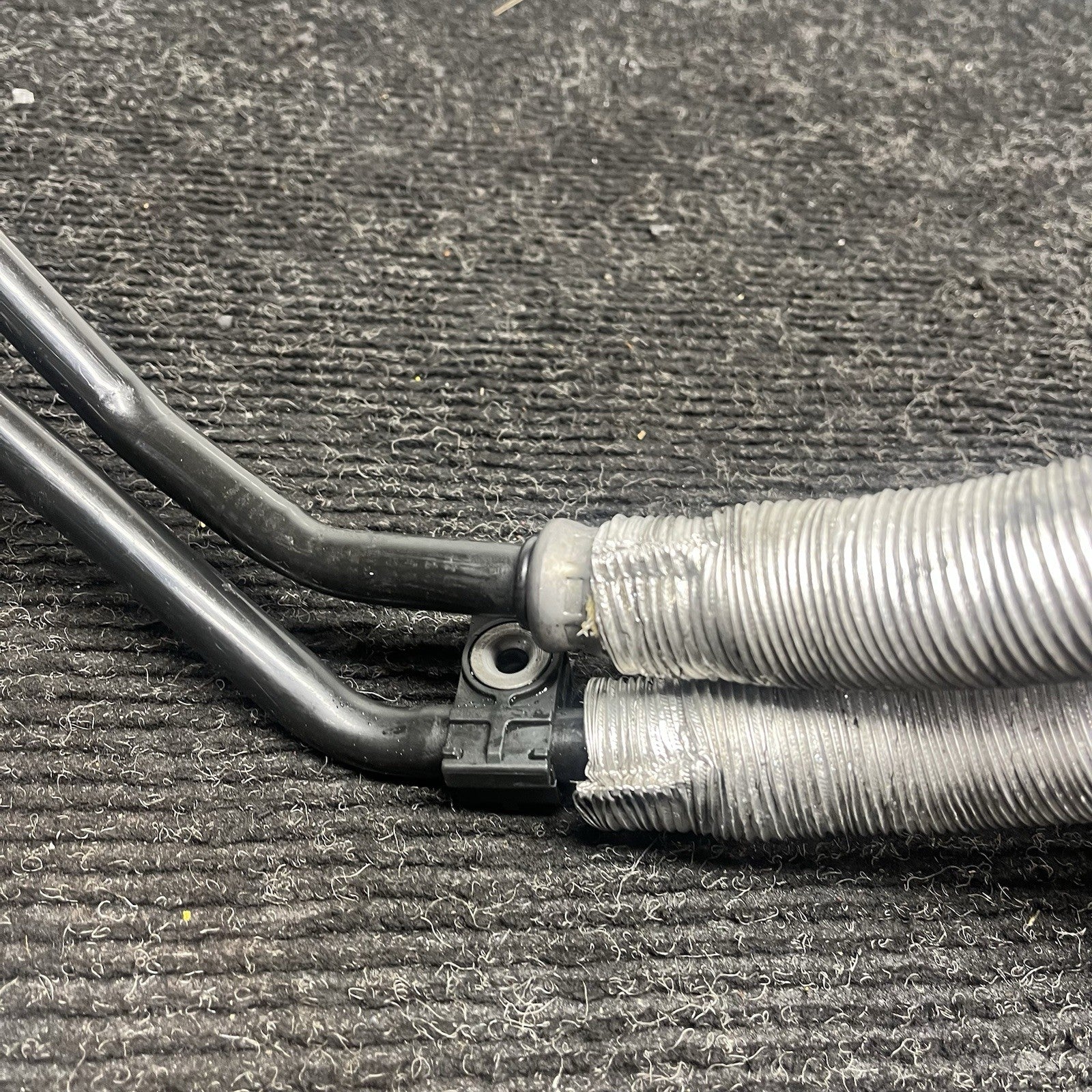 ☑️08-13 OEM BMW E90 E92 E93 M3 DCT Transmission Oil Cooler Pipe Line Flow Return
