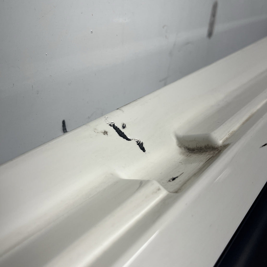 ☑️ 2014 - 2024 MASERATI GHIBLI RIGHT SIDE ROCKER MOLDING COVER PANEL OEM WHITE