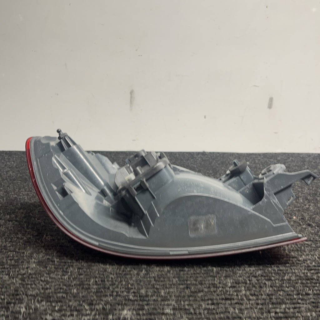 ☑️14-17 OEM BMW F32 F82 F83 M4 430i Rear Right Passenger Side Outer Tail Light