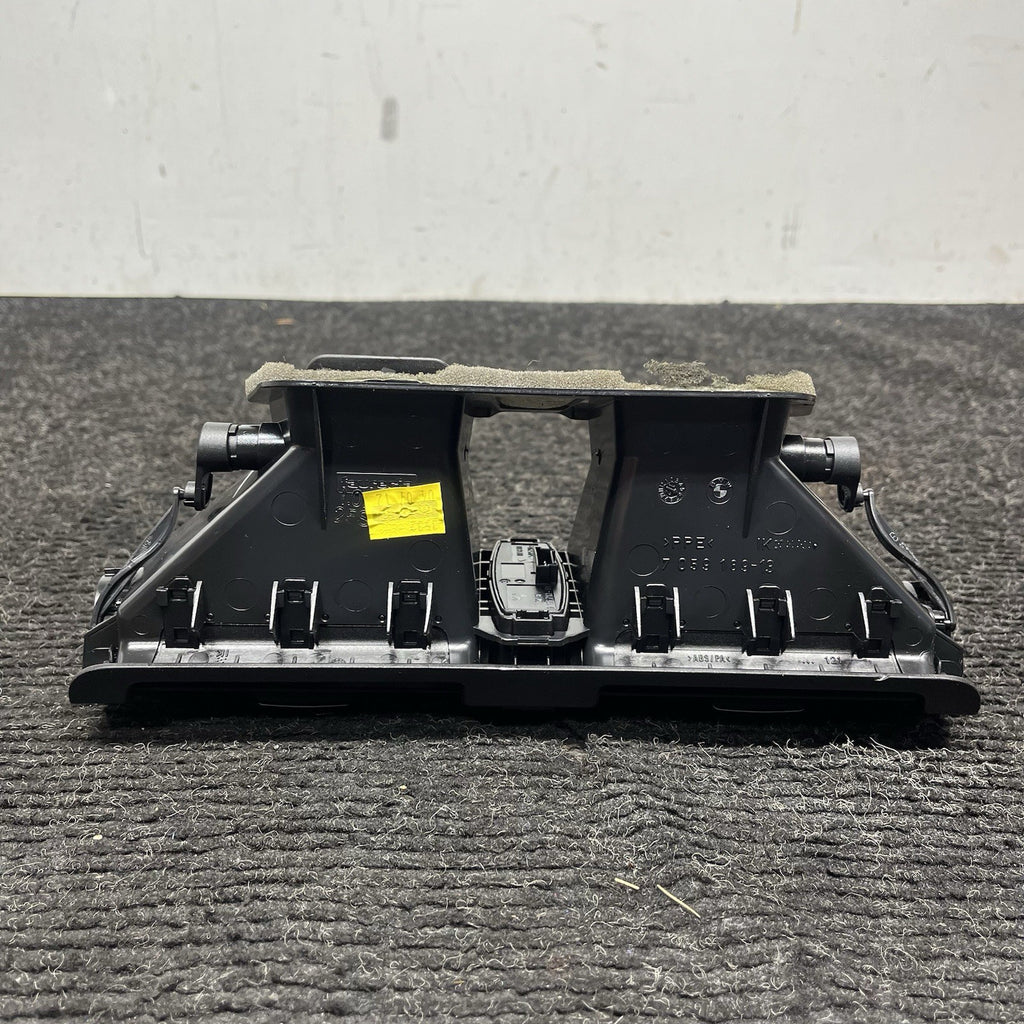 ☑️ 08-13 OEM BMW E82 E88 128 135 Central Dash Dashboard Air Vent Hazard Light