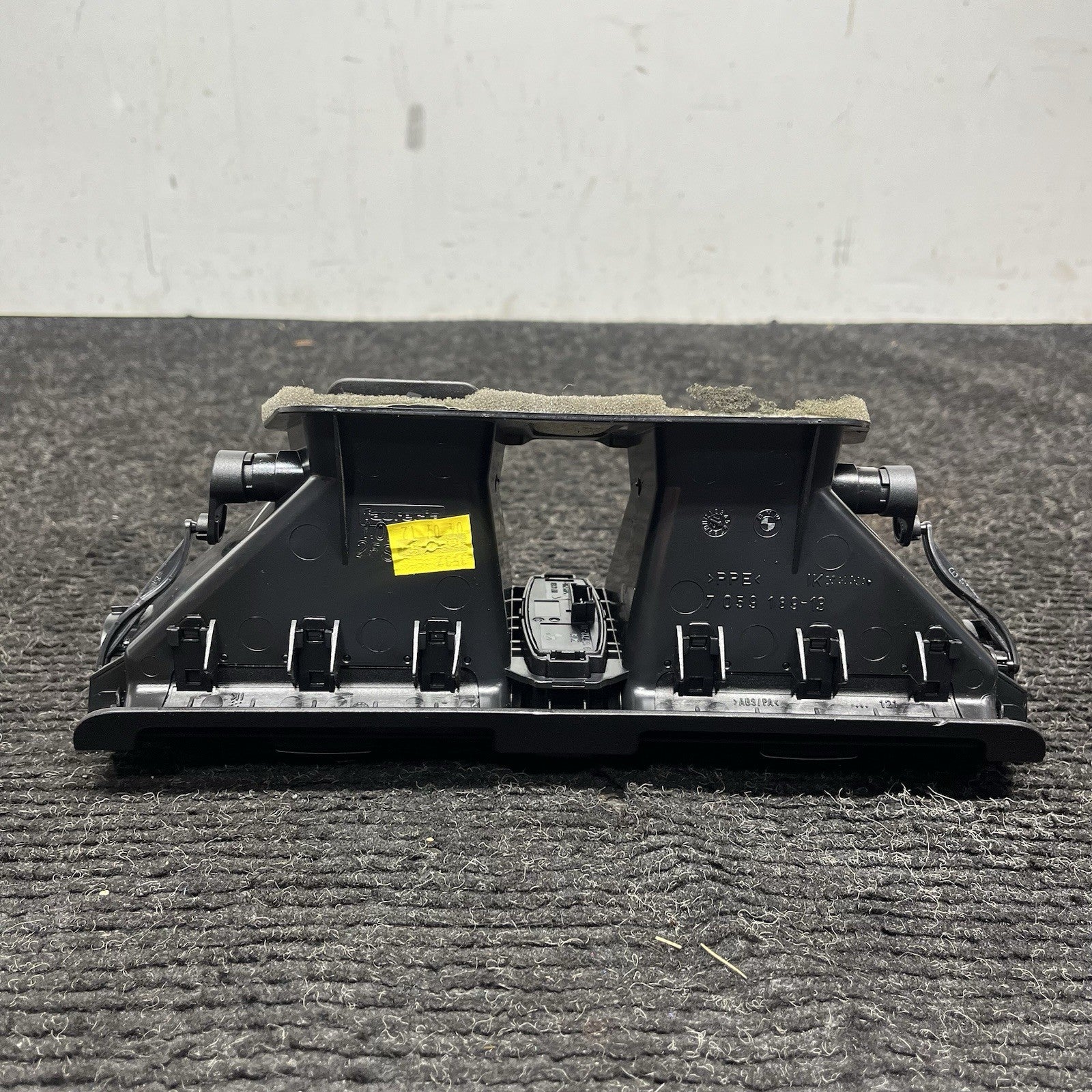 ☑️ 08-13 OEM BMW E82 E88 128 135 Central Dash Dashboard Air Vent Hazard Light