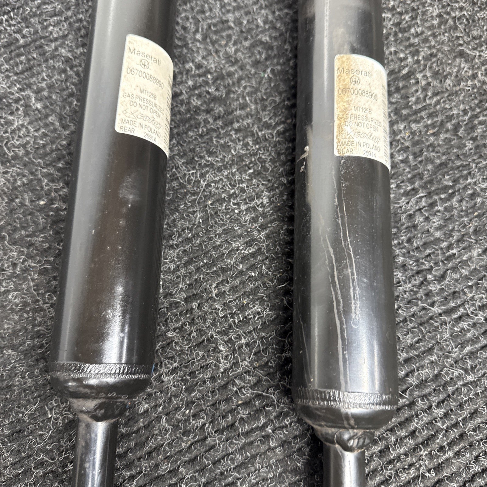 ☑️ 14-19 Maserati Ghibli OEM Left & Right Rear Strut Shock Absorber 0670088990