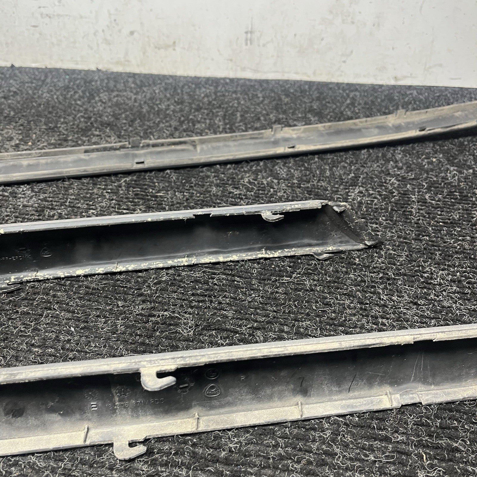 ☑️ 94-99 BMW E36 328i SEDAN SET OF 3 REAR BUMPER TRIM STRIP MOLDING OEM