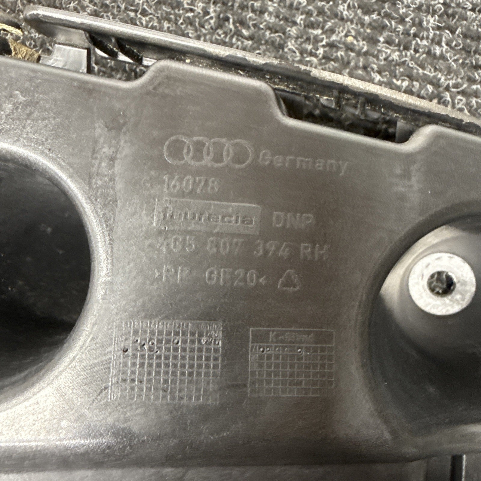 ☑️ 2012-2018 AUDI A6 C7 REAR BUMPER RIGHT SIDE UPPER GUIDE SUPPORT BRACKET OEM