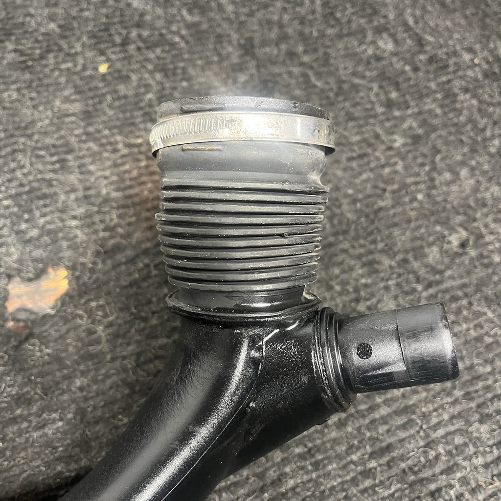 ☑️ BMW E90 335xi Air Intake Pipe Duct Induction Tube Front Engine N54 OEM