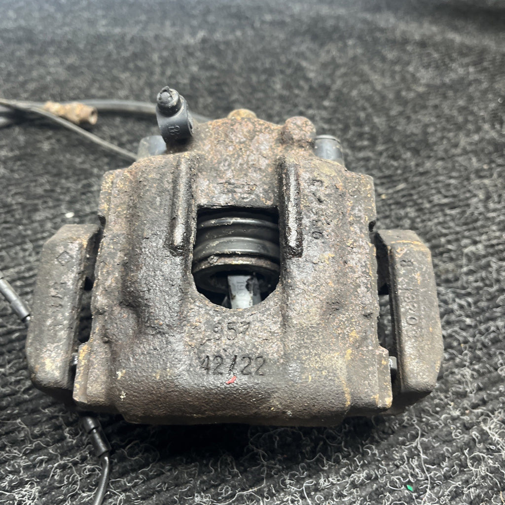 ☑️ 01-06 BMW E46 330i 330Ci RWD SET OF 2 REAR LEFT & RIGHT BRAKE CALIPER OEM