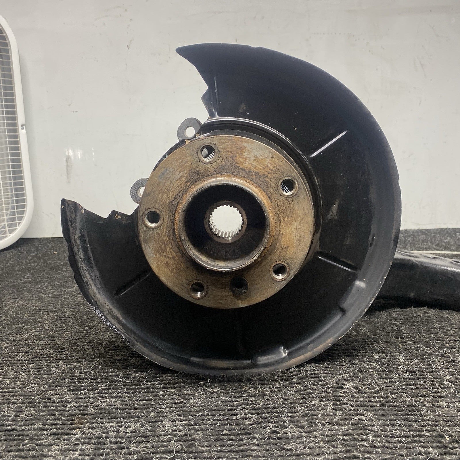 ☑️ 03-08 BMW E85 E86 Z4 Rear Right Passen Side Spindle Knuckle Hub w/ Shield OEM