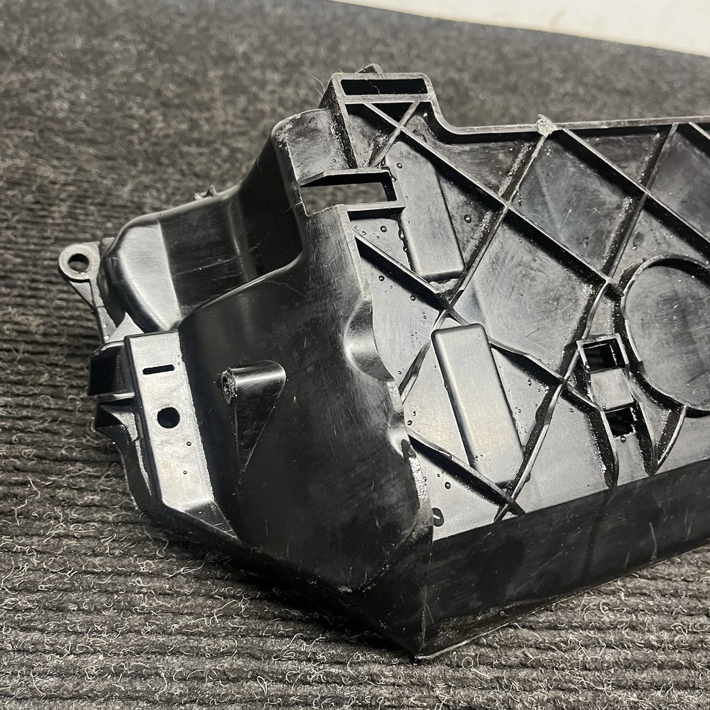 ☑️ 11-13 BMW E70 X5 Radiator Support Bottom Intercooler Bracket Unit 7795909 OEM