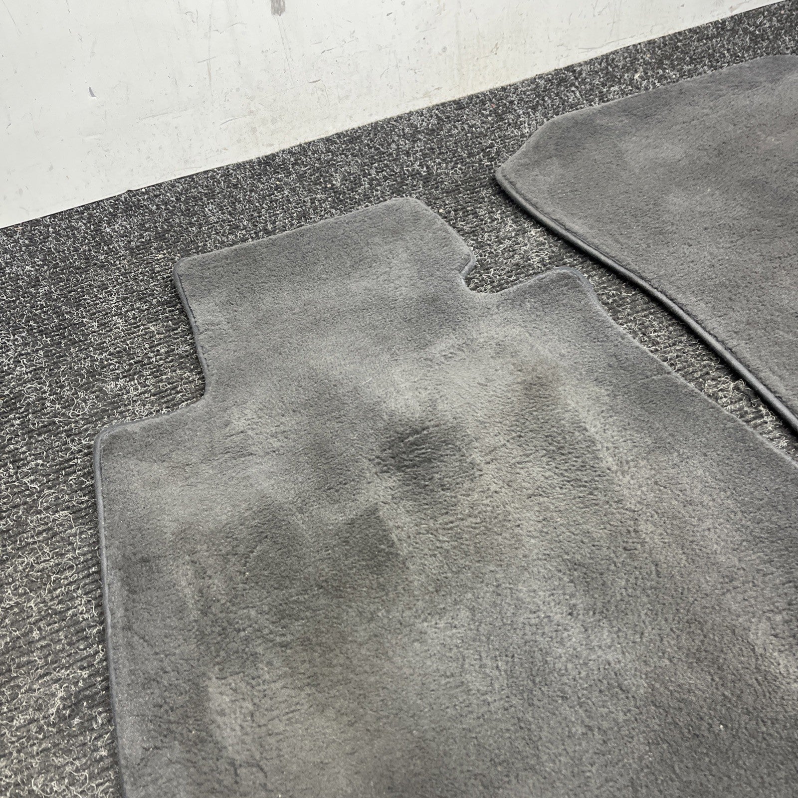 ☑️ Bmw Black Floor Mats Set Part Number 106480-11 OEM 3 And 5 Series